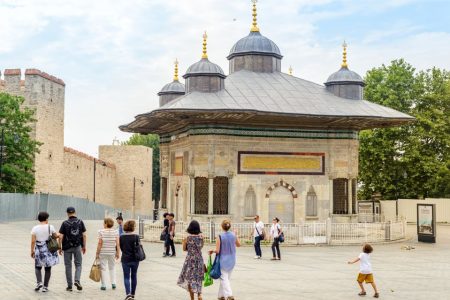 Istanbul: Topkapi Palace & Harem Tour with Entry Ticket